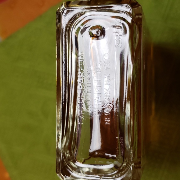 Vintage Bottle of Chanel - Picture 7 of 8
